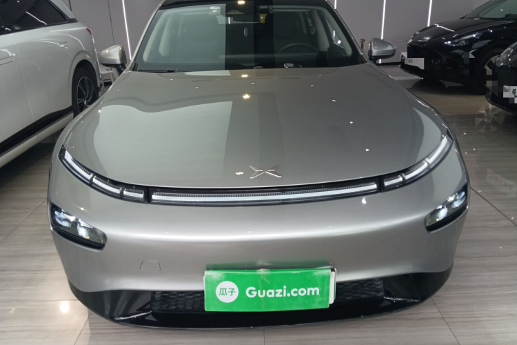 小鹏P7 2022款 480G车身外观2