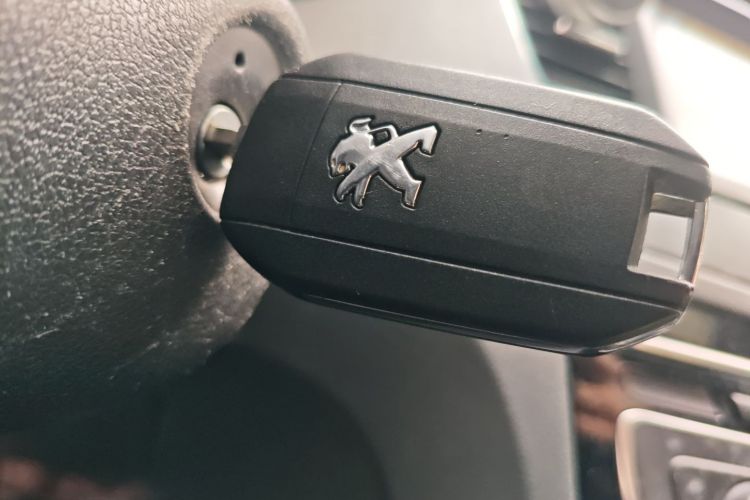 标致508 2013款 2.0L 两周年纪念 自动智享版中控内饰7001