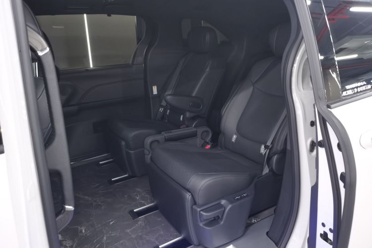 丰田 赛那SIENNA 2024款 2.5L混动 四驱尊贵版中控内饰21