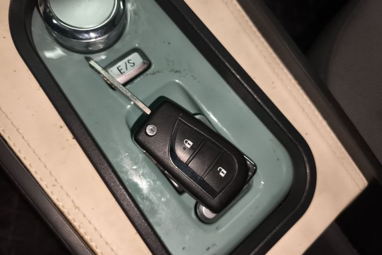 长安启源 长安Lumin 2023款 301km 蜜沁款中控内饰7001