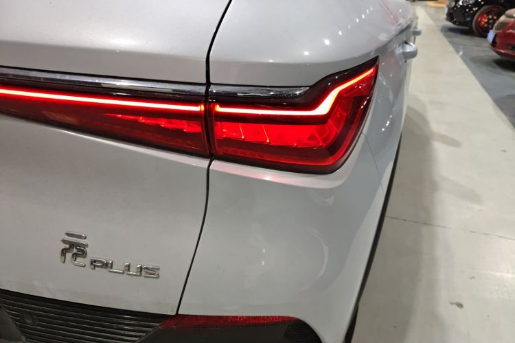 比亚迪 元PLUS 2022款 510KM 尊荣型车身外观9