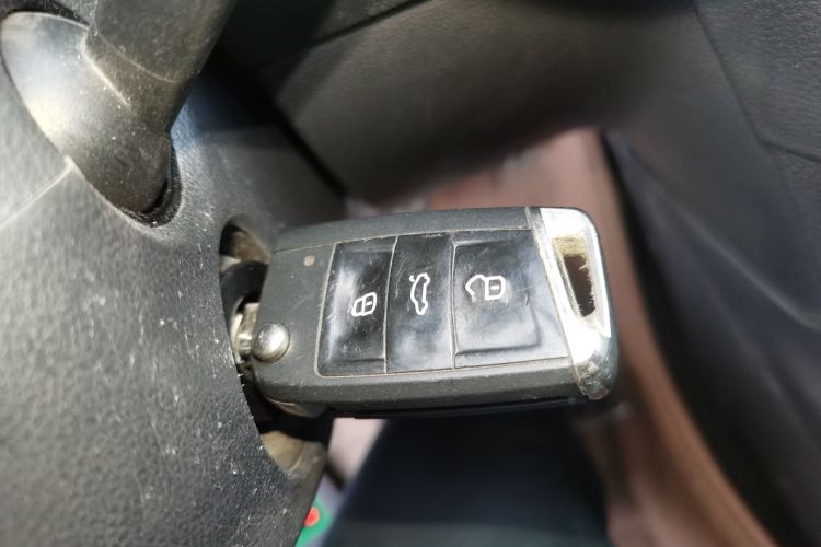 大众 高尔夫 2017款 1.6L 自动舒适百万辆纪念版中控内饰11