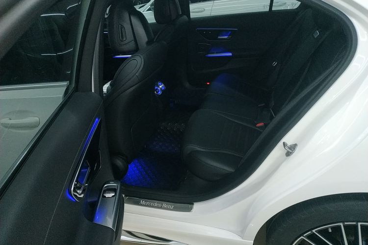 奔驰C级 2023款 C 260 L 运动版中控内饰21