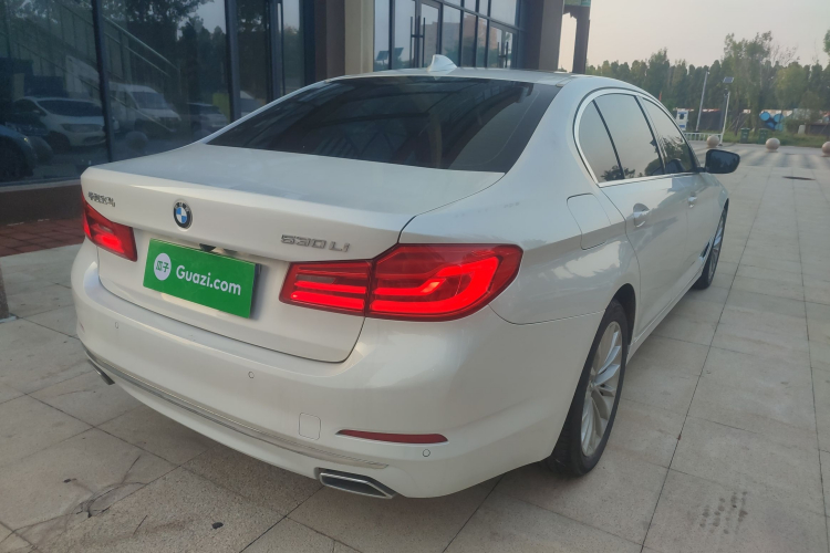 宝马5系 2020款 530Li 领先型 豪华套装车身外观7