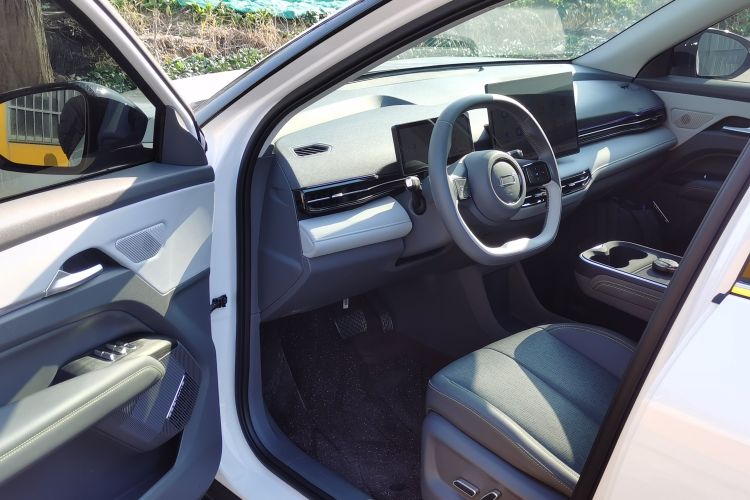 奔腾 悦意03 2025款 445km 欢悦版中控内饰7003