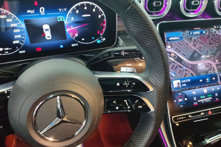 奔驰C级 2023款 C 260 L 运动版中控内饰18