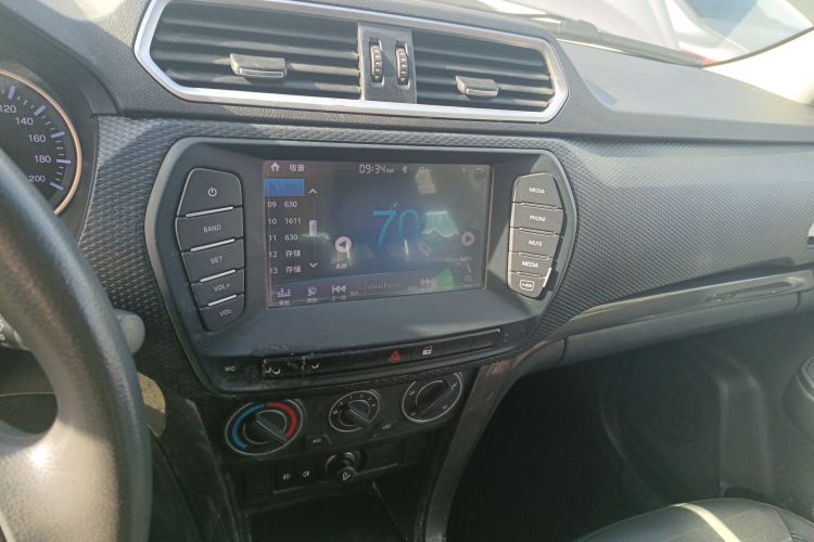 长城 风骏5 2017款 2.4L欧洲版汽油两驱进取型大双排4G69S4N局部细节16