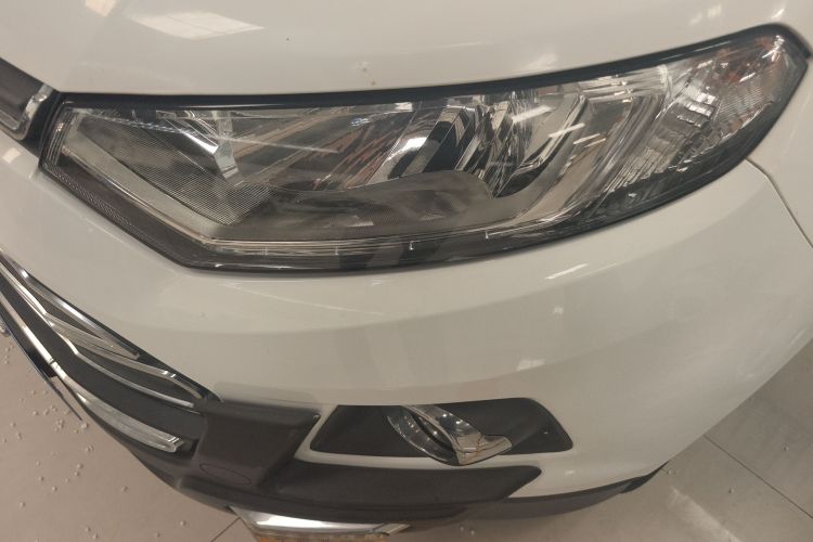 福特 翼搏 2013款 1.5L 自动尊贵型局部细节36