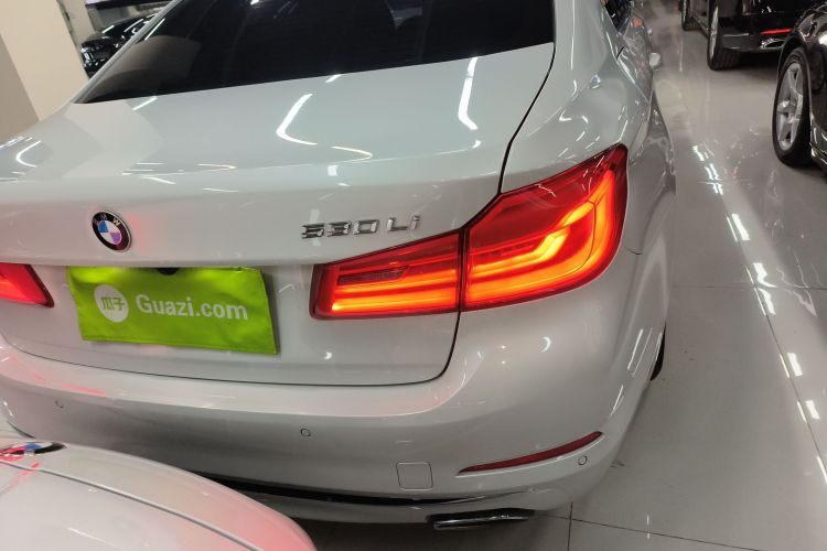 宝马5系 2020款 530Li 尊享型 豪华套装车身外观6006