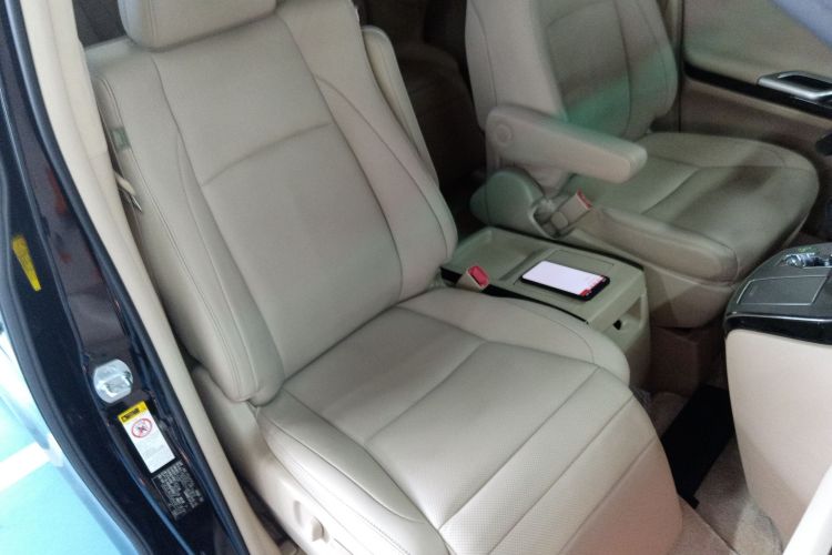 丰田 埃尔法 2012款 3.5L 豪华版局部细节41