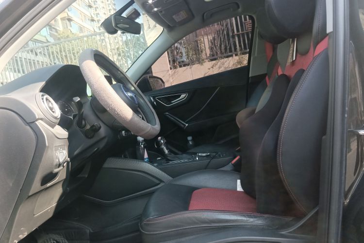 奥迪Q2L 2020款 35 TFSI 时尚动感型中控内饰19