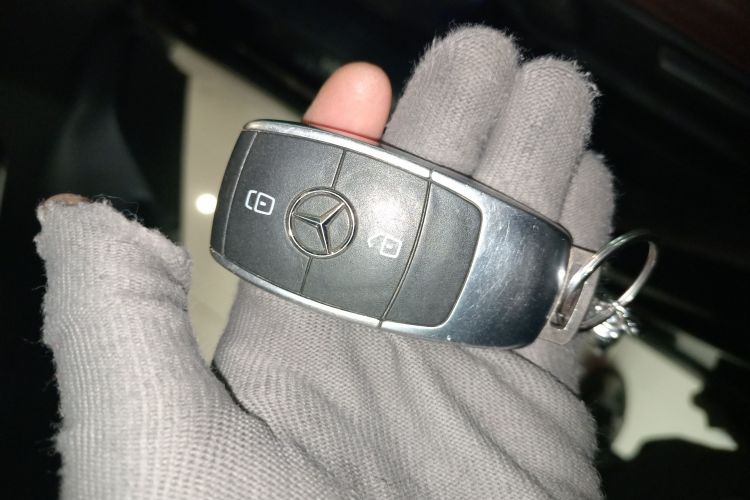 奔驰GLB 2022款 改款二 GLB 200 时尚型中控内饰11