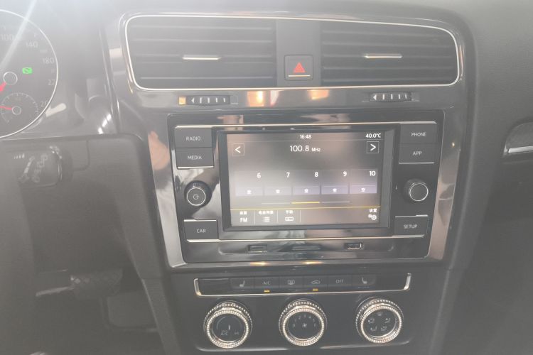 大众 高尔夫 2018款  230TSI 自动豪华型局部细节16