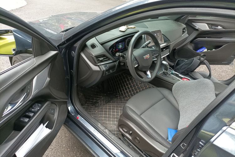 凯迪拉克CT4 2022款 28T 豪华型中控内饰7003