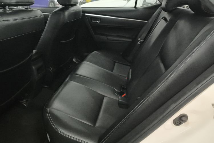 丰田 卡罗拉双擎E+ 2019款 1.8L E-CVT领先版中控内饰21