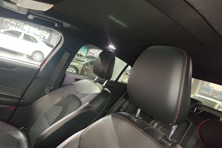 福特 福克斯 2020款 三厢 EcoBoost 180 自动ST Line中控内饰22