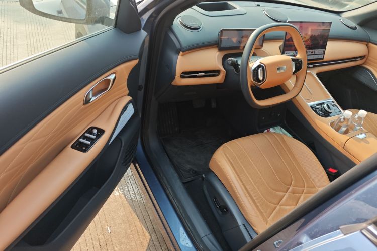 吉利银河 银河星舰7 EM-i 2025款 120km 领航版中控内饰7003