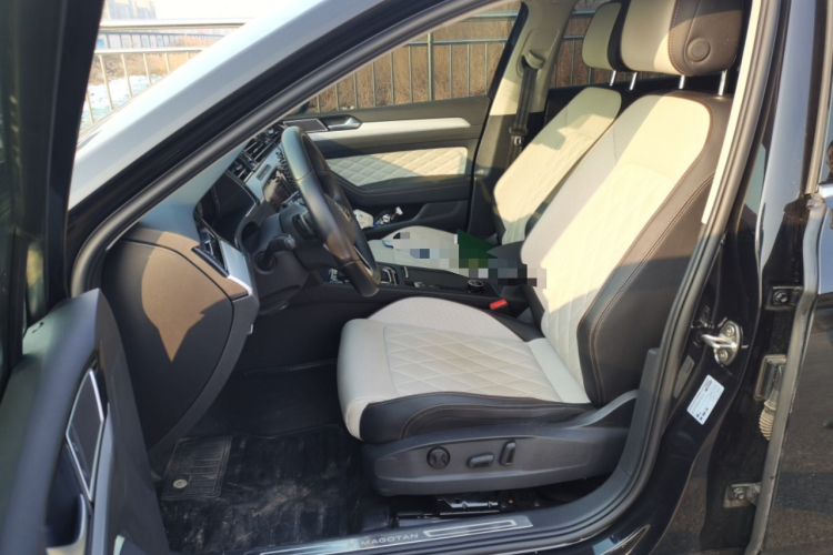 大众 迈腾 2024款 200万辆众享款 330TSI DSG豪华型中控内饰19