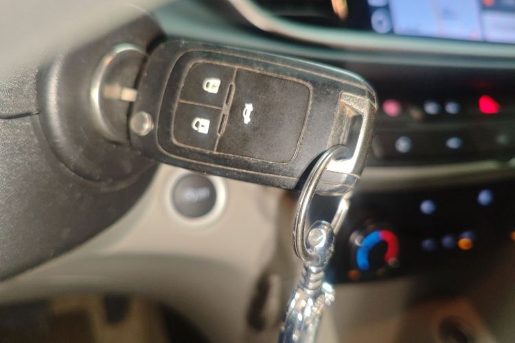 别克 英朗 2021款 典范 1.5L 自动精英型中控内饰11