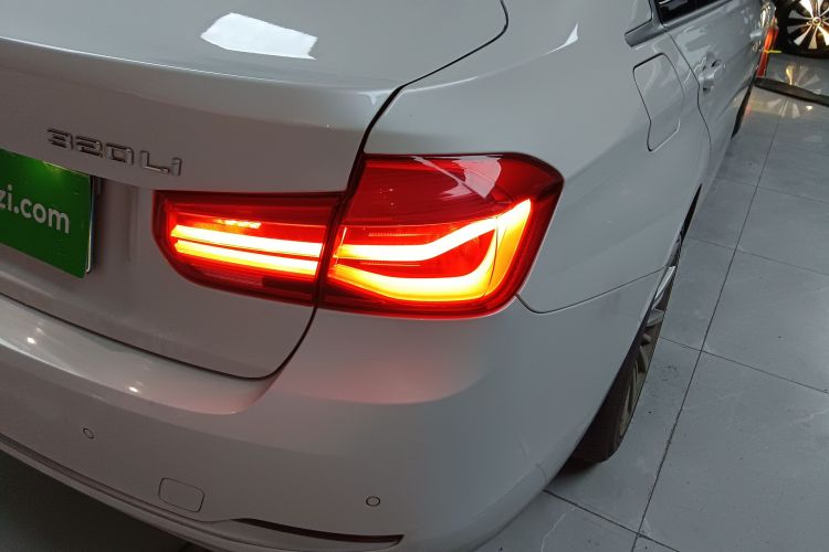 宝马3系 2018款 320Li 时尚型车身外观9