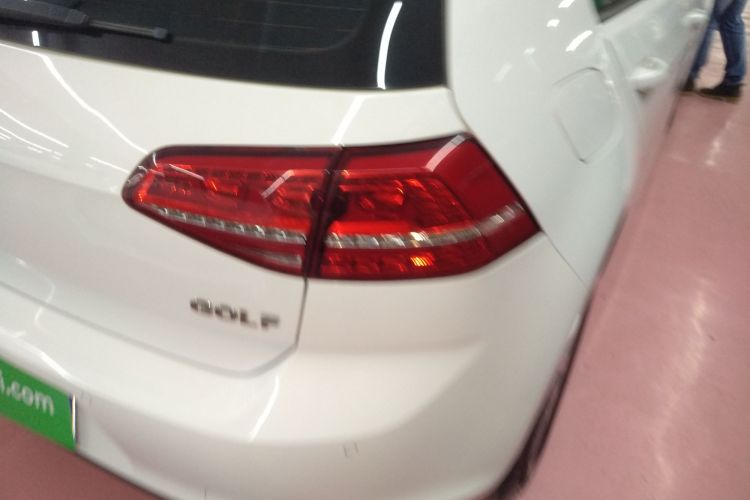 大众 高尔夫 2015款 1.6L 自动时尚型车身外观9
