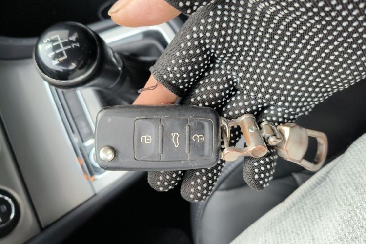 大众 朗逸 2013款 改款 1.4TSI 手动豪华版中控内饰11