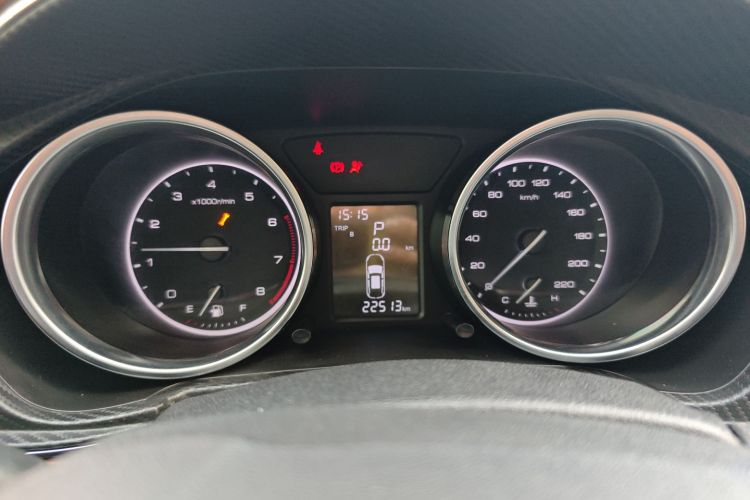 众泰T300 2017款 1.5T CVT尊享型中控内饰14