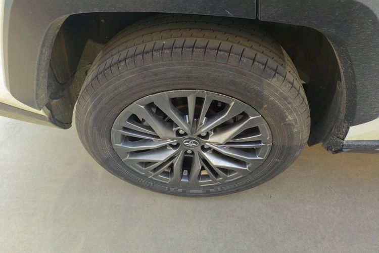 丰田 威兰达 2023款 双擎 2.5L E-CVT四驱尊贵版车身外观6008