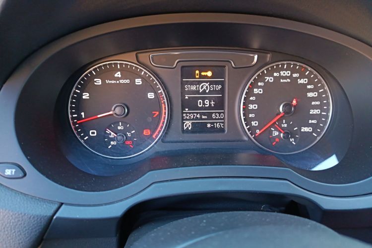 奥迪Q3 2016款 35 TFSI quattro 全时四驱风尚型中控内饰15