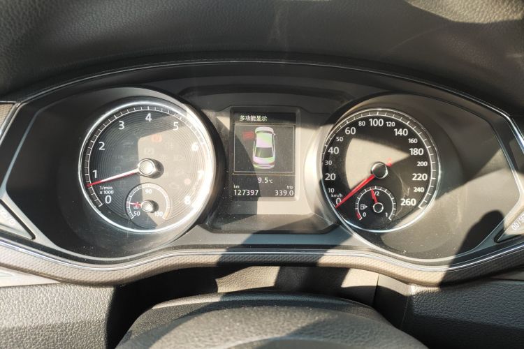 大众 帕萨特 2016款 330TSI DSG御尊版中控内饰14