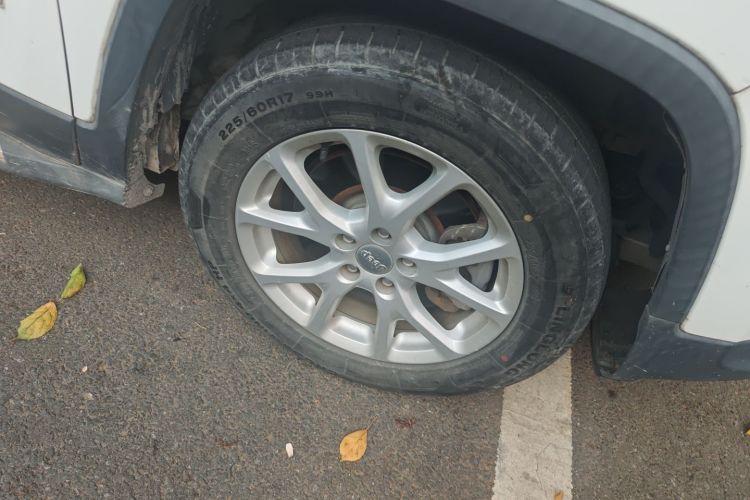 Jeep 自由光 2017款 2.0L 优越版车身外观6007