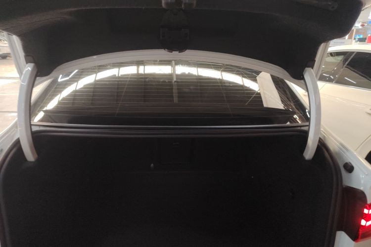 奥迪A3 2020款 改款 Limousine 35 TFSI 进取型 国VI机舱底盘23