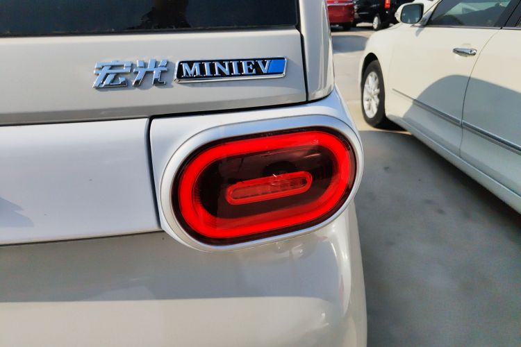 五菱汽车 宏光MINIEV 2024款 第三代 215km 青春版车身外观9