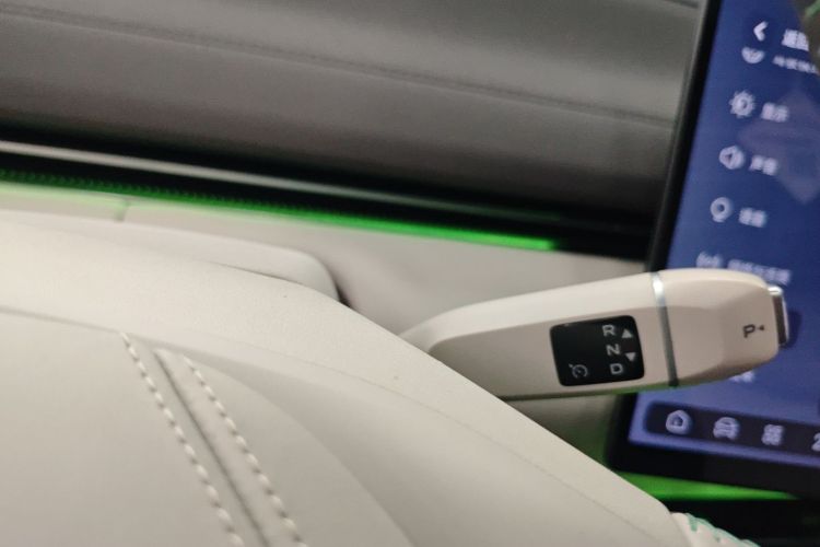 深蓝汽车 深蓝L07 2024款 300Max乾崑智驾ADS SE增程版局部细节18