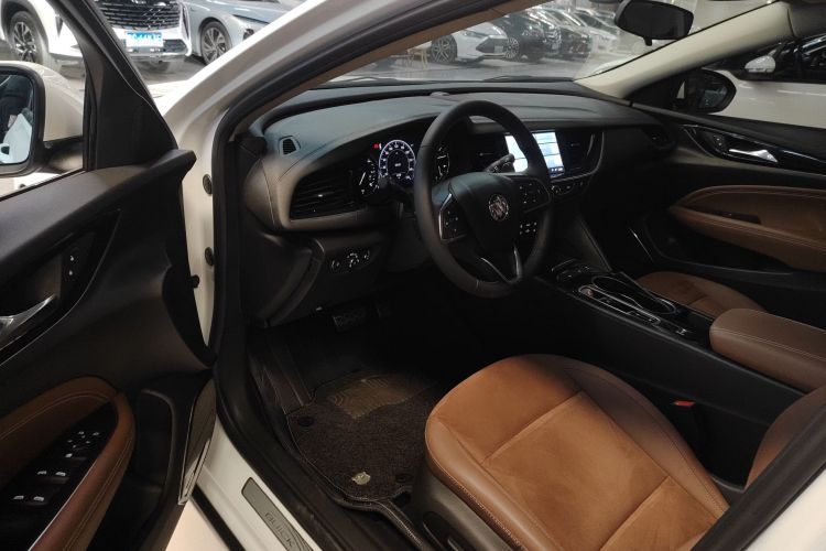 别克 君威 2020款 552T 豪华型中控内饰19