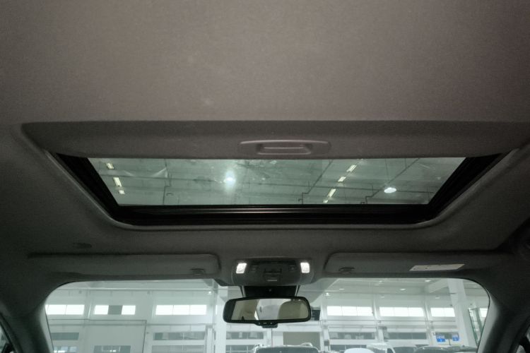 丰田 赛那SIENNA 2021款 2.5L混动 尊贵版中控内饰22