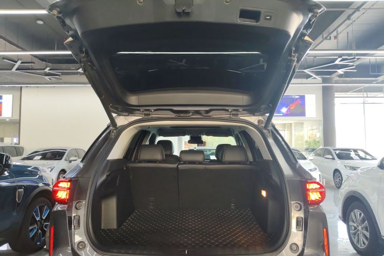 广汽传祺 传祺GS4 PLUS 2022款 390T 自动星系版机舱底盘23