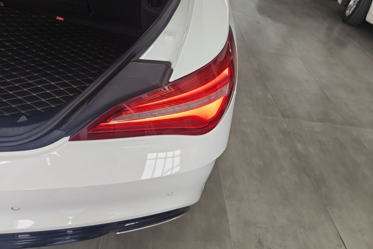 奔驰CLA 2019款 CLA 220 4MATIC车身外观9