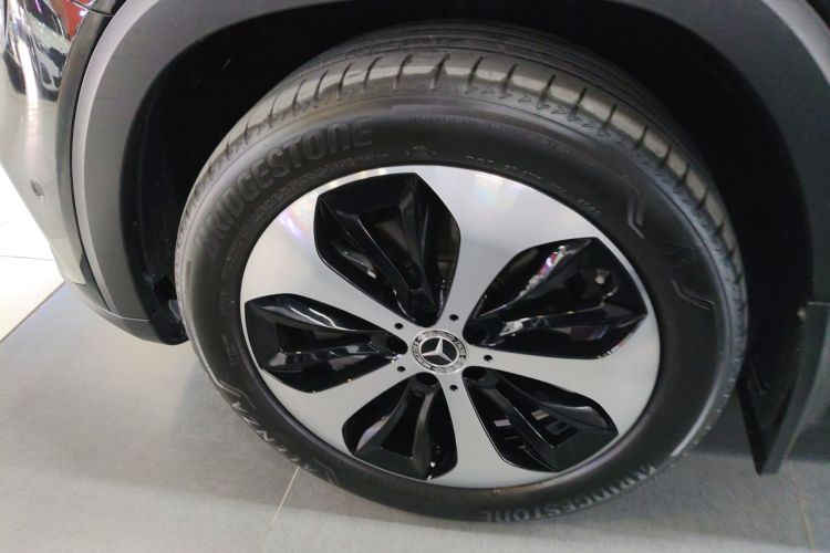 奔驰GLB 2023款 GLB 220 时尚型车身外观6007