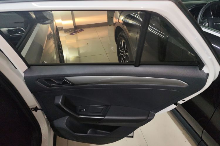 大众 T-ROC探歌 2020款 230TSI DSG两驱进取型中控内饰45