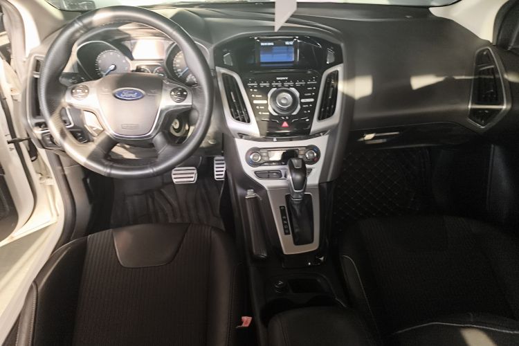 福特 福克斯 2012款 两厢 2.0L 自动豪华运动型中控内饰7002