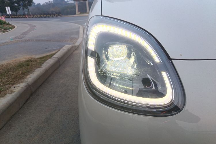 五菱汽车 宏光MINIEV 2025款 四门版 臻享+款车身外观6006