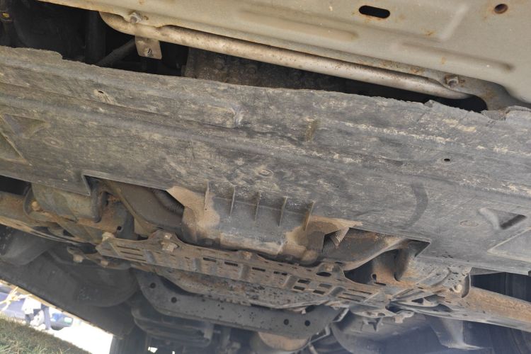 上汽大通MAXUS 大通G20 2020款 2.0T 汽油自动豪华行政版局部细节9008