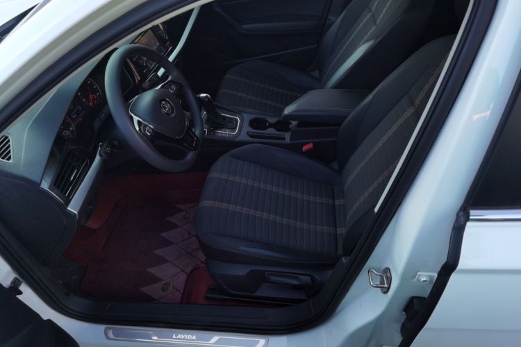 大众 朗逸 2019款 两厢 200TSI DSG舒适版 国VI中控内饰19