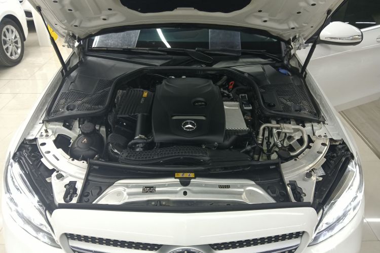 奔驰C级 2019款 C 180 L 时尚型运动版机舱底盘24