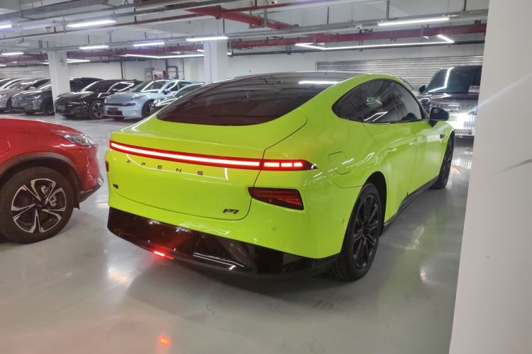 小鹏P7 2021款 670E鹏翼版车身外观6005