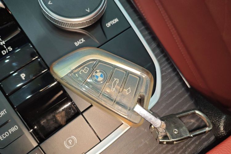 宝马3系 2025款 325Li M运动套装中控内饰11