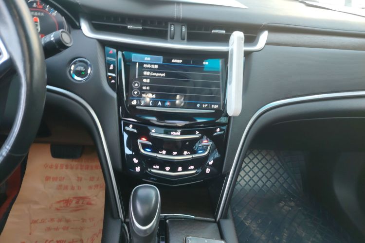 凯迪拉克XTS 2018款 28T 豪华型中控内饰16