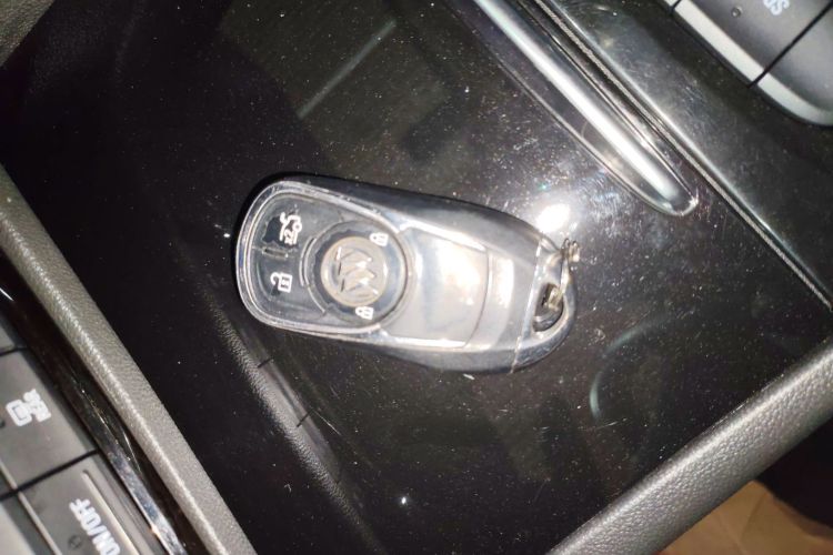 别克 君威 2017款 28T 尊贵型中控内饰7001