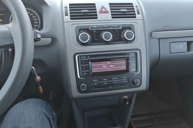 大众 途安 2013款 1.4T 手动风尚版5座中控内饰16